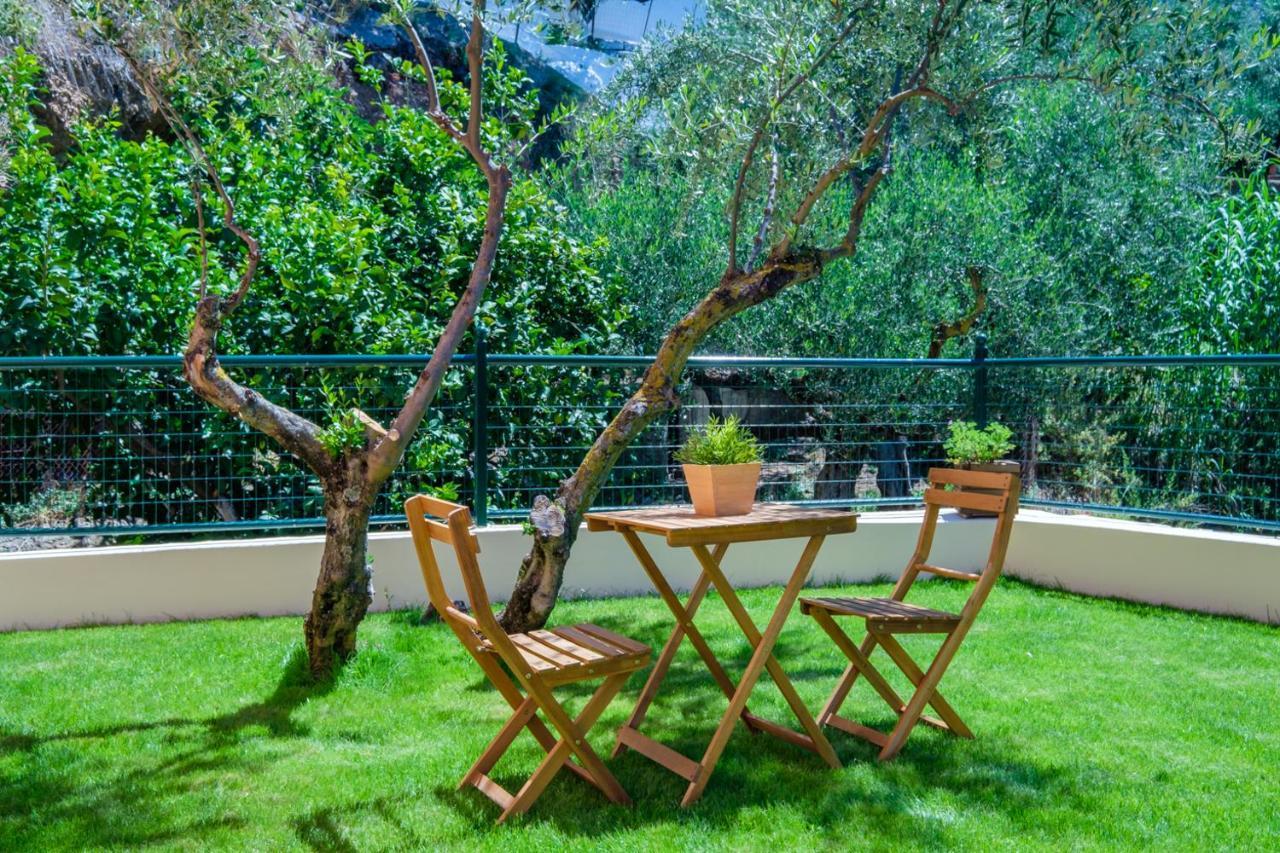 Almyros Aktis Private Garden Apartment Kalamata Exterior foto